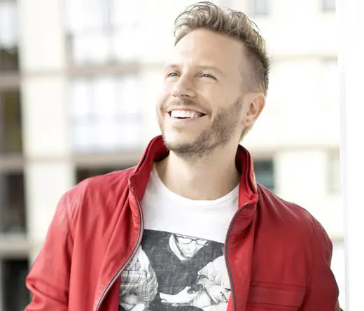 El cantante argentino estrena a nivel mundial el vdeo del sencillo 